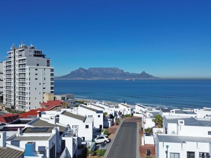 4 Bedroom House to Rent in Bloubergstrand - Property to rent - MR688745