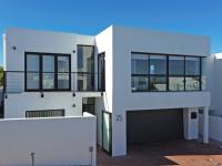  of property in Bloubergstrand