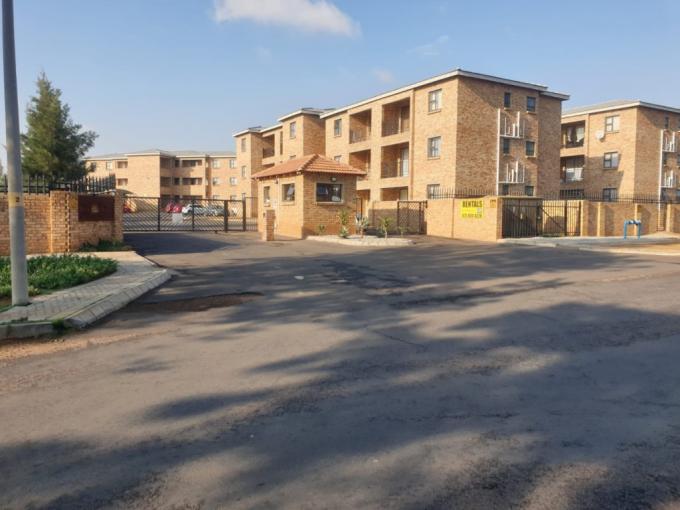 3 Bedroom Simplex for Sale For Sale in Albertsdal - MR688754