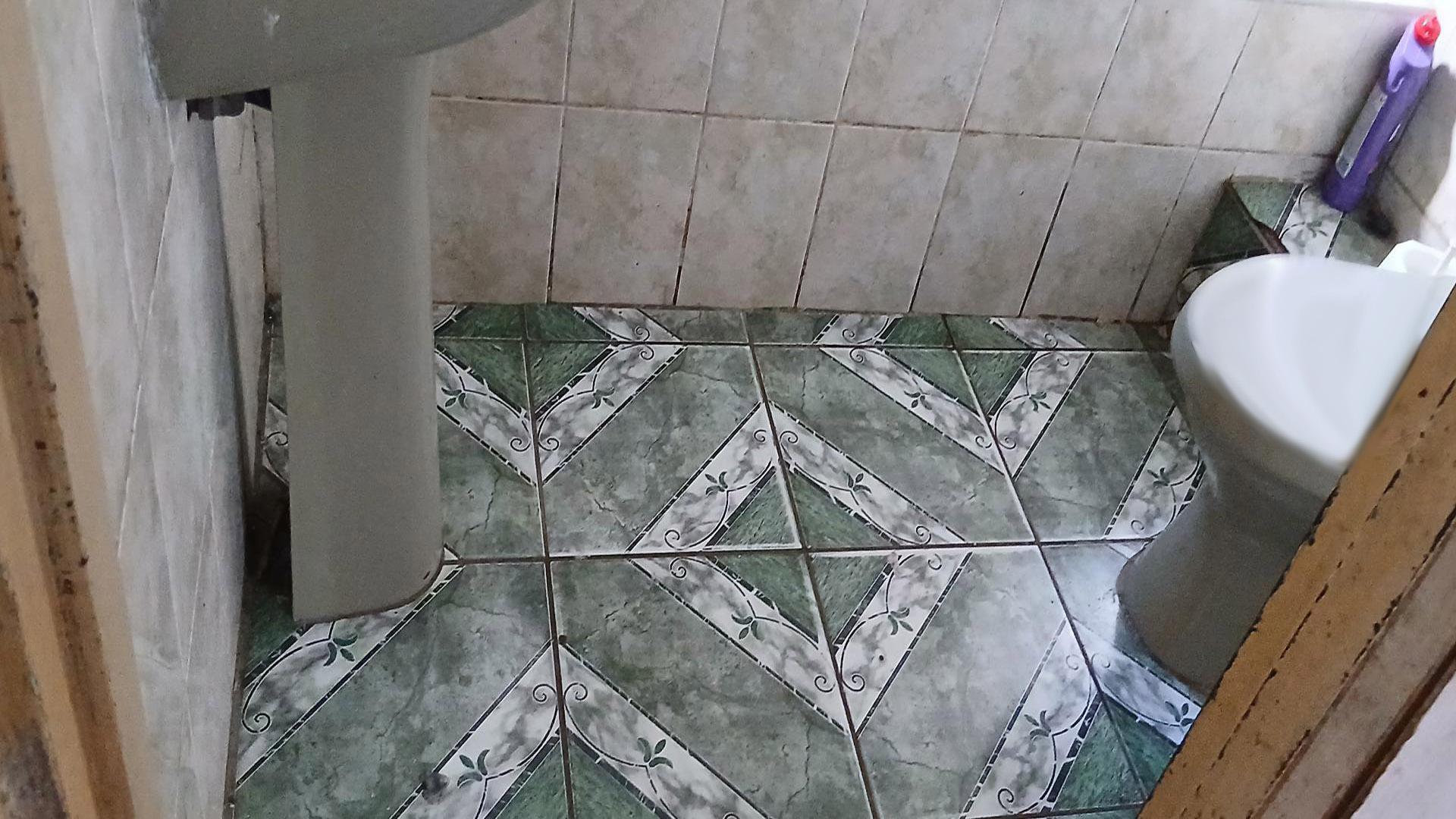 Bathroom 1 of property in Mdantsane