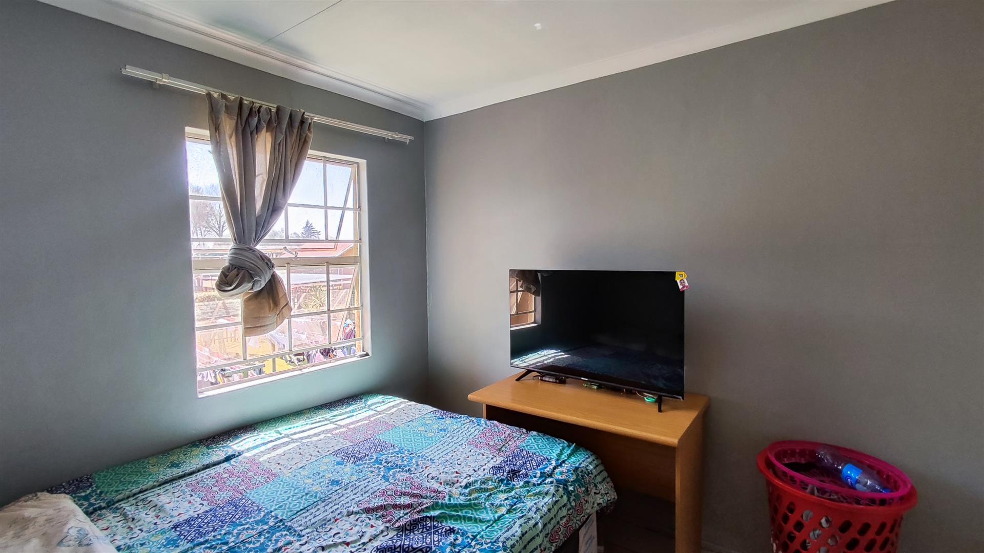 Bed Room 2 - 9 square meters of property in Ravenswood