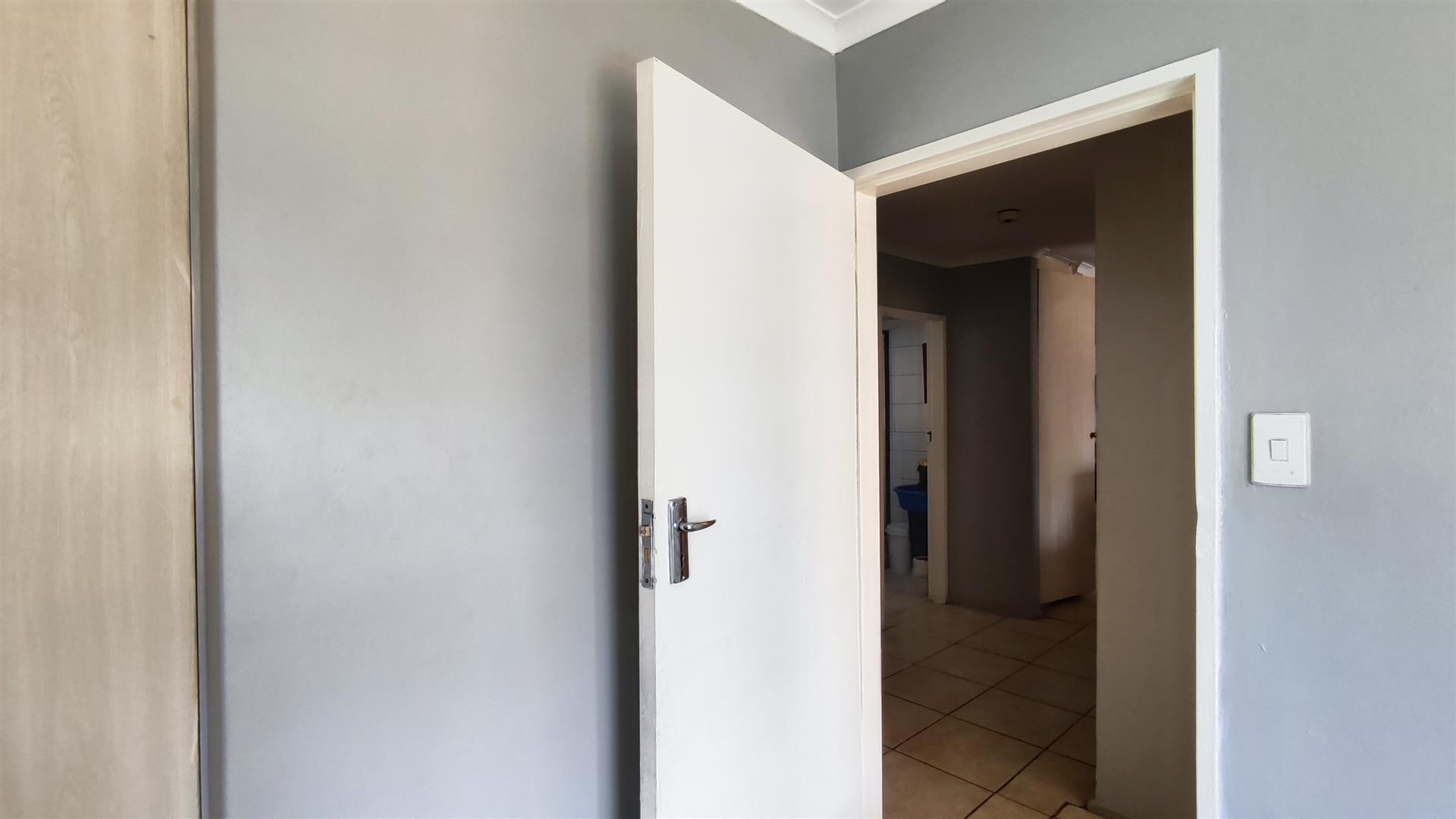 Bed Room 2 - 9 square meters of property in Ravenswood