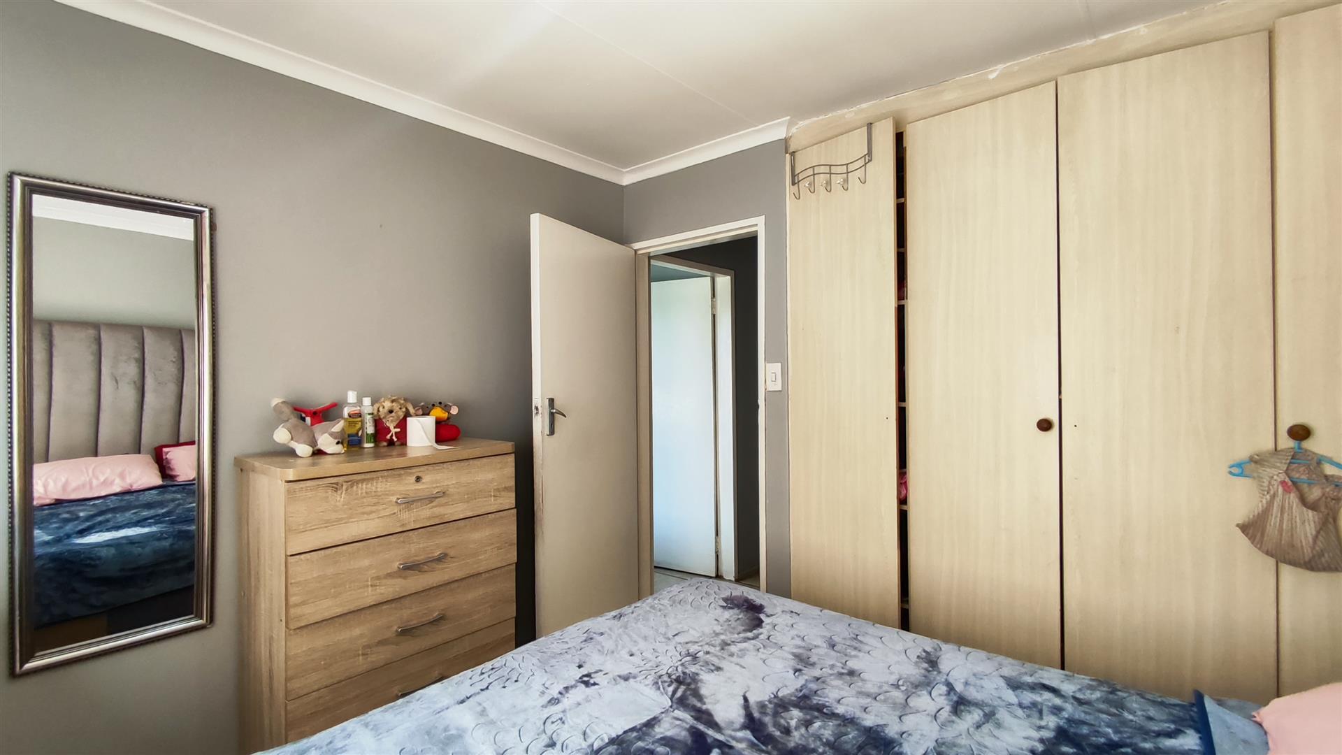 Bed Room 3 - 12 square meters of property in Ravenswood