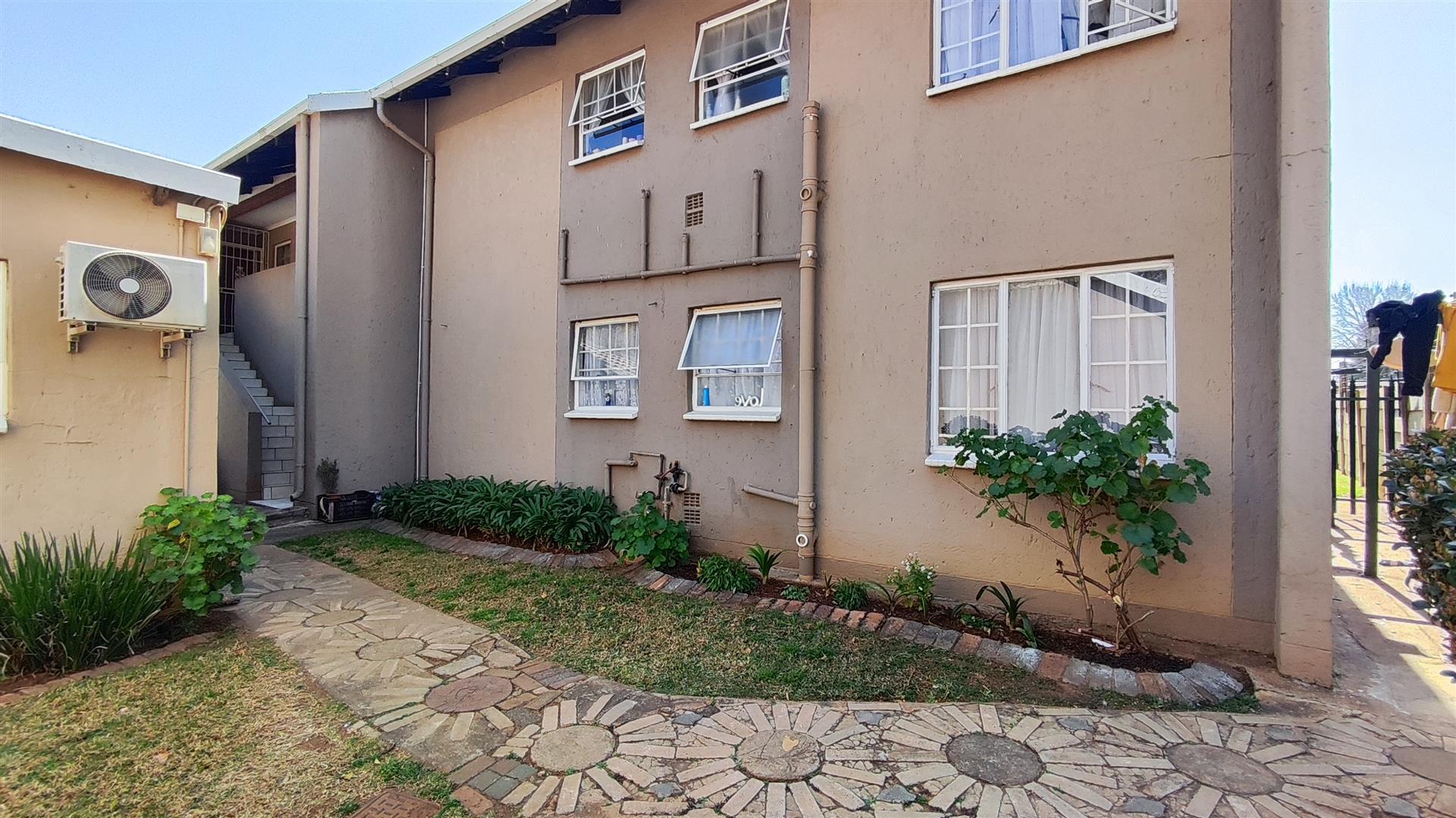 Front View of property in Ravenswood