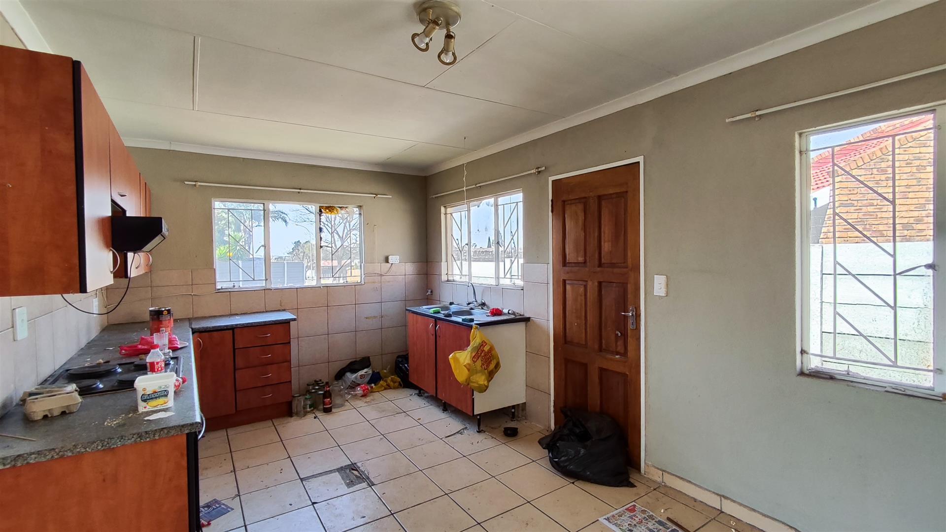 Kitchen - 20 square meters of property in Minnebron