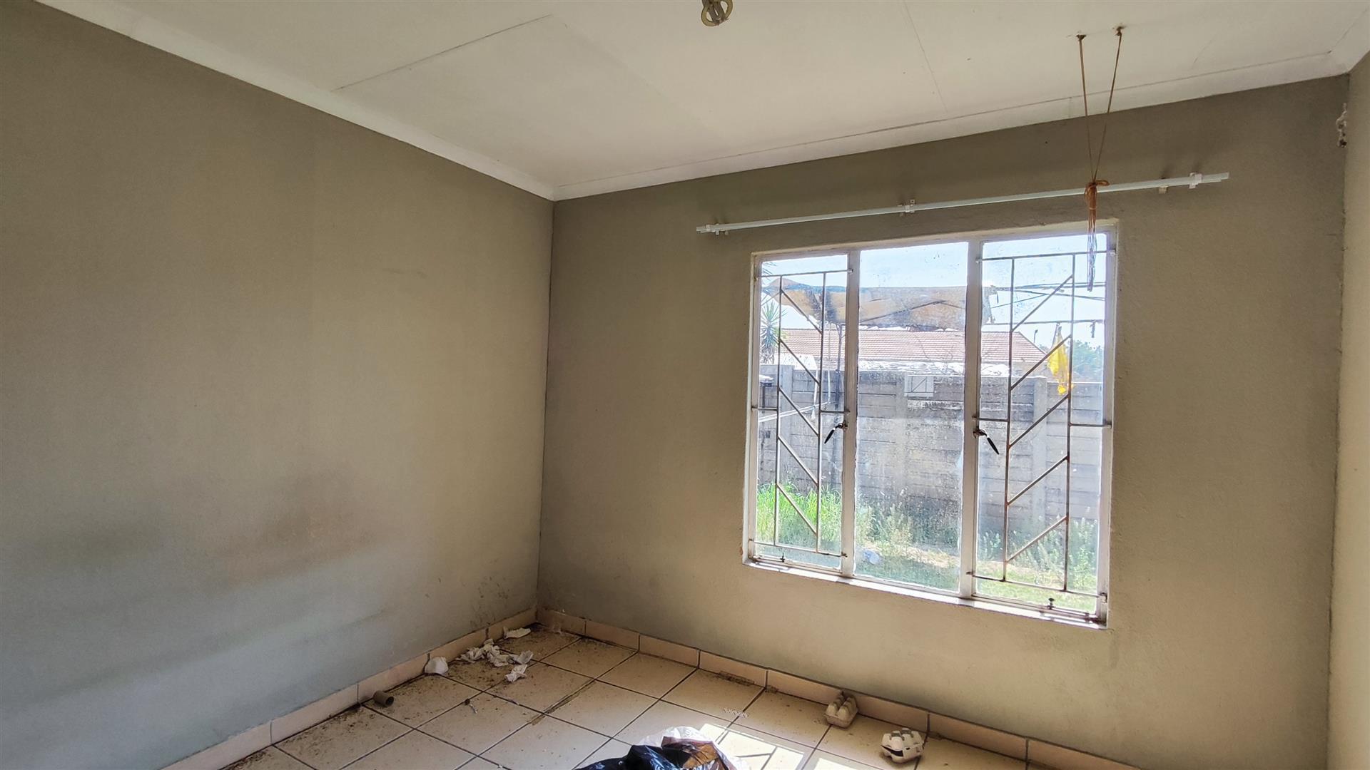 Main Bedroom - 12 square meters of property in Minnebron