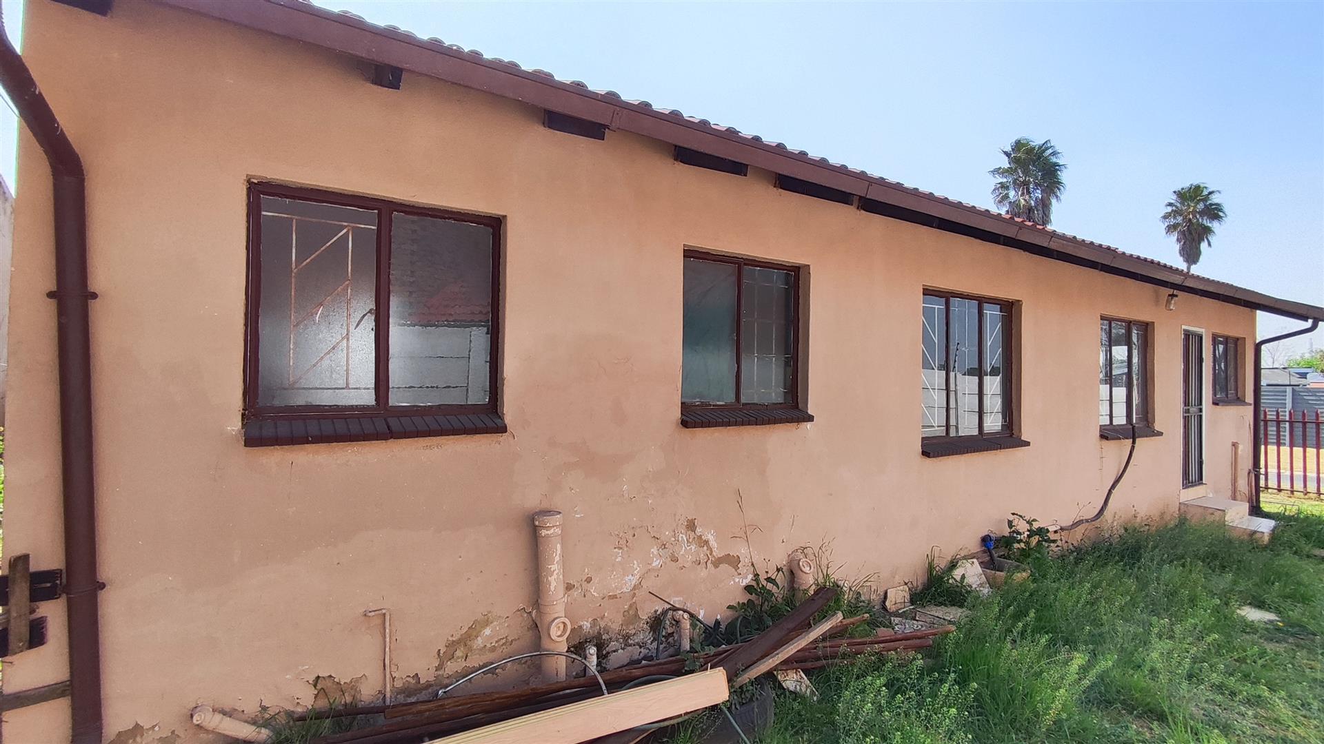 Backyard of property in Minnebron