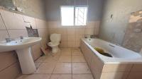 Bathroom 2 of property in Minnebron