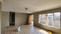 Lounges - 28 square meters of property in Minnebron