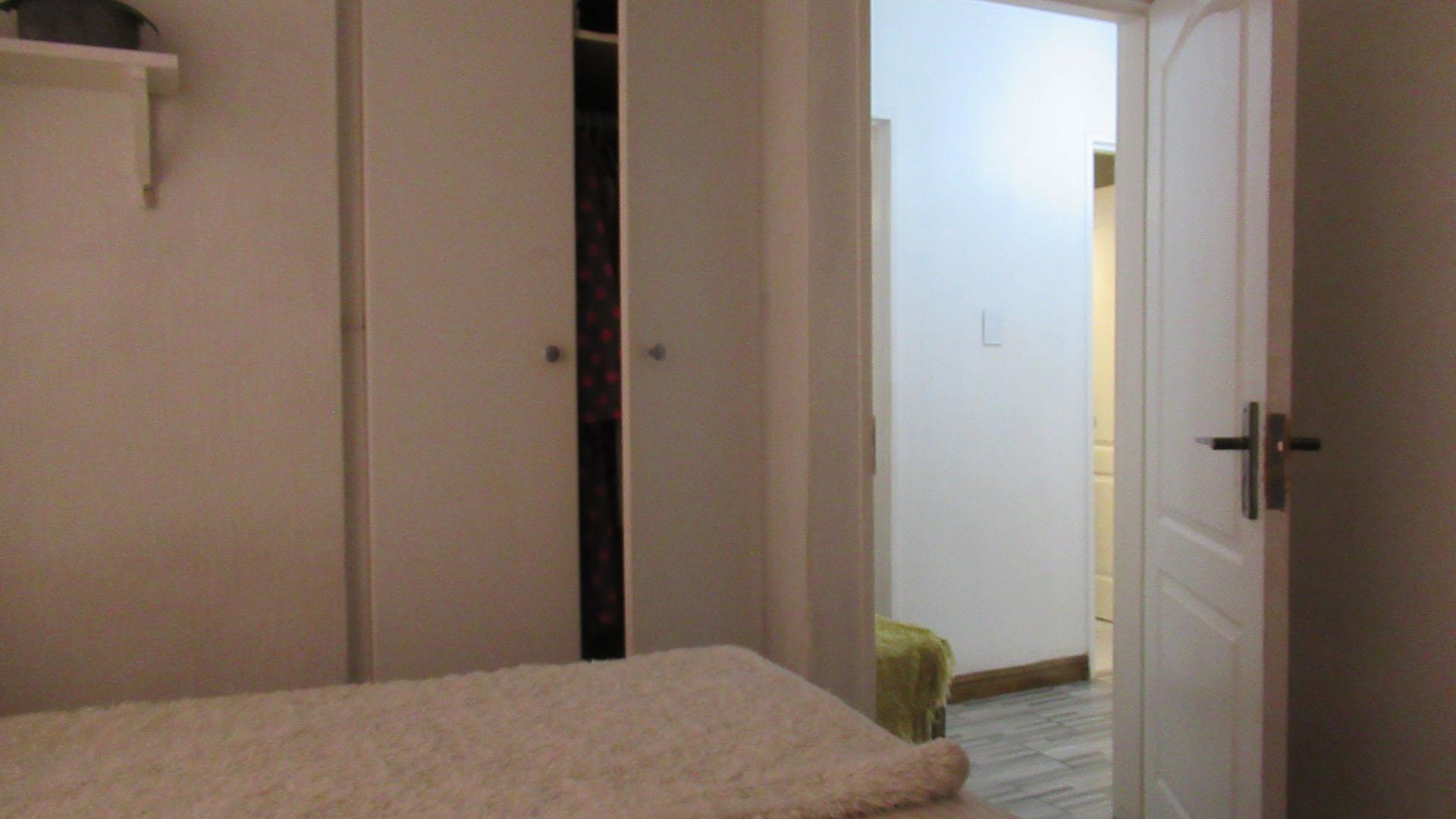 Bed Room 1 - 9 square meters of property in Tulisa Park