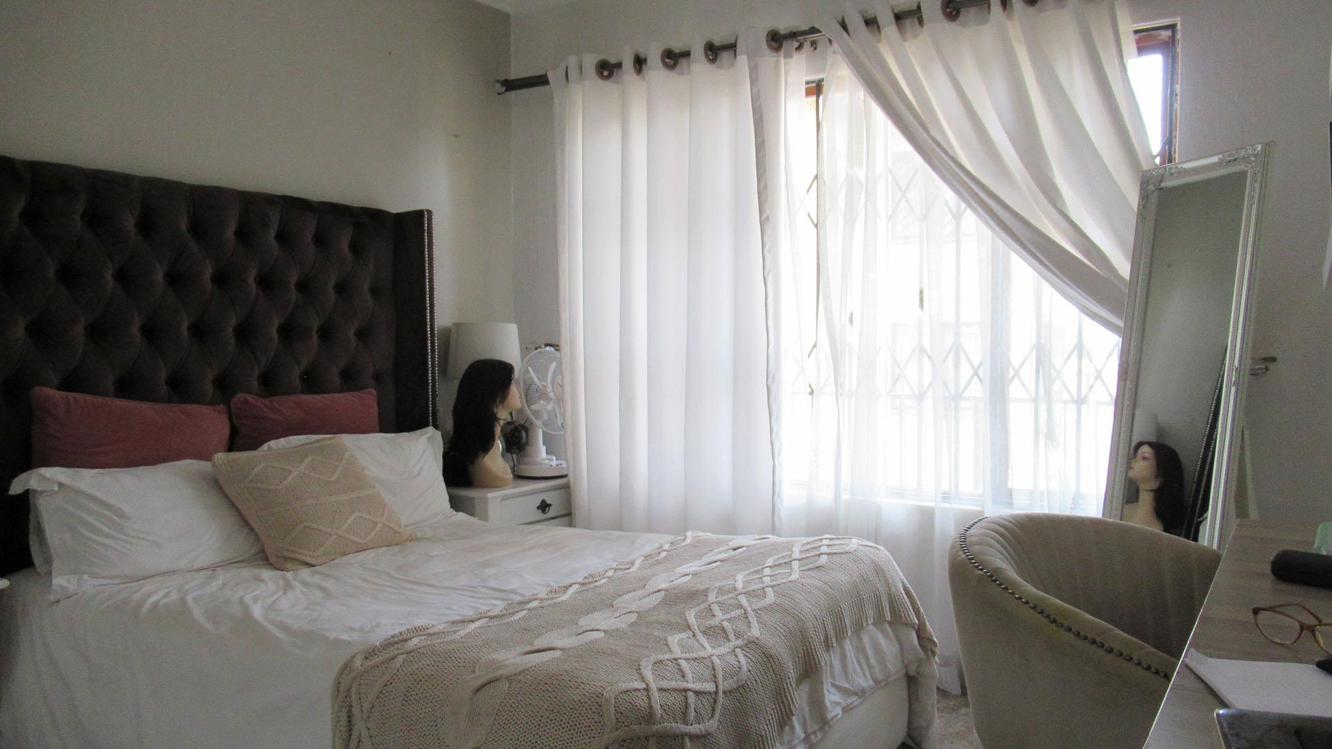 Bed Room 3 - 15 square meters of property in Tulisa Park