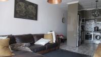 Lounges - 21 square meters of property in Tulisa Park