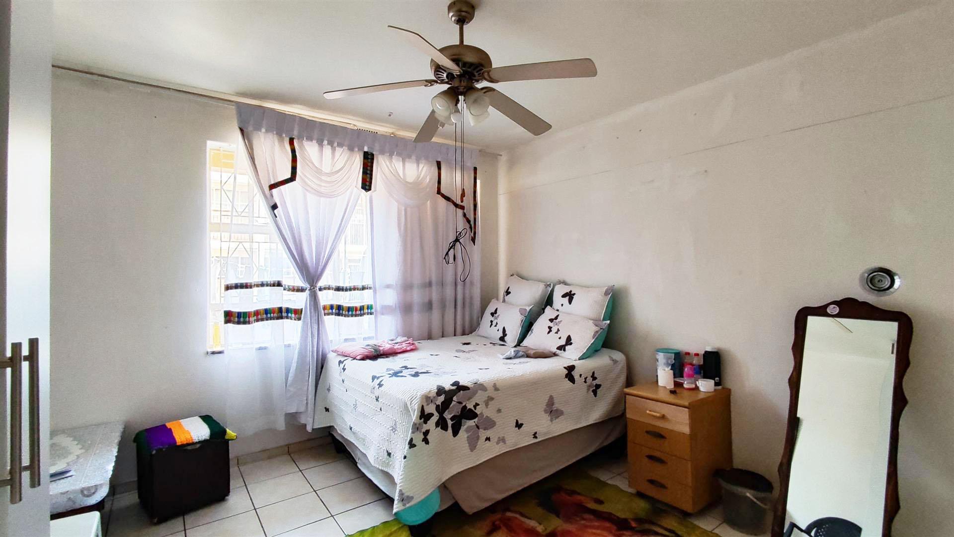 Bed Room 1 - 16 square meters of property in Vereeniging