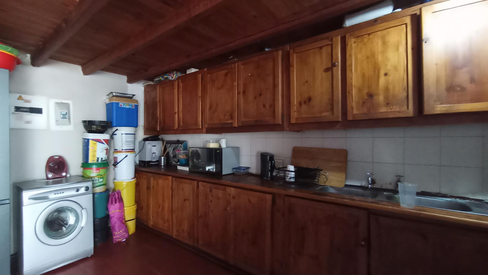 Kitchen - 8 square meters of property in Brixton