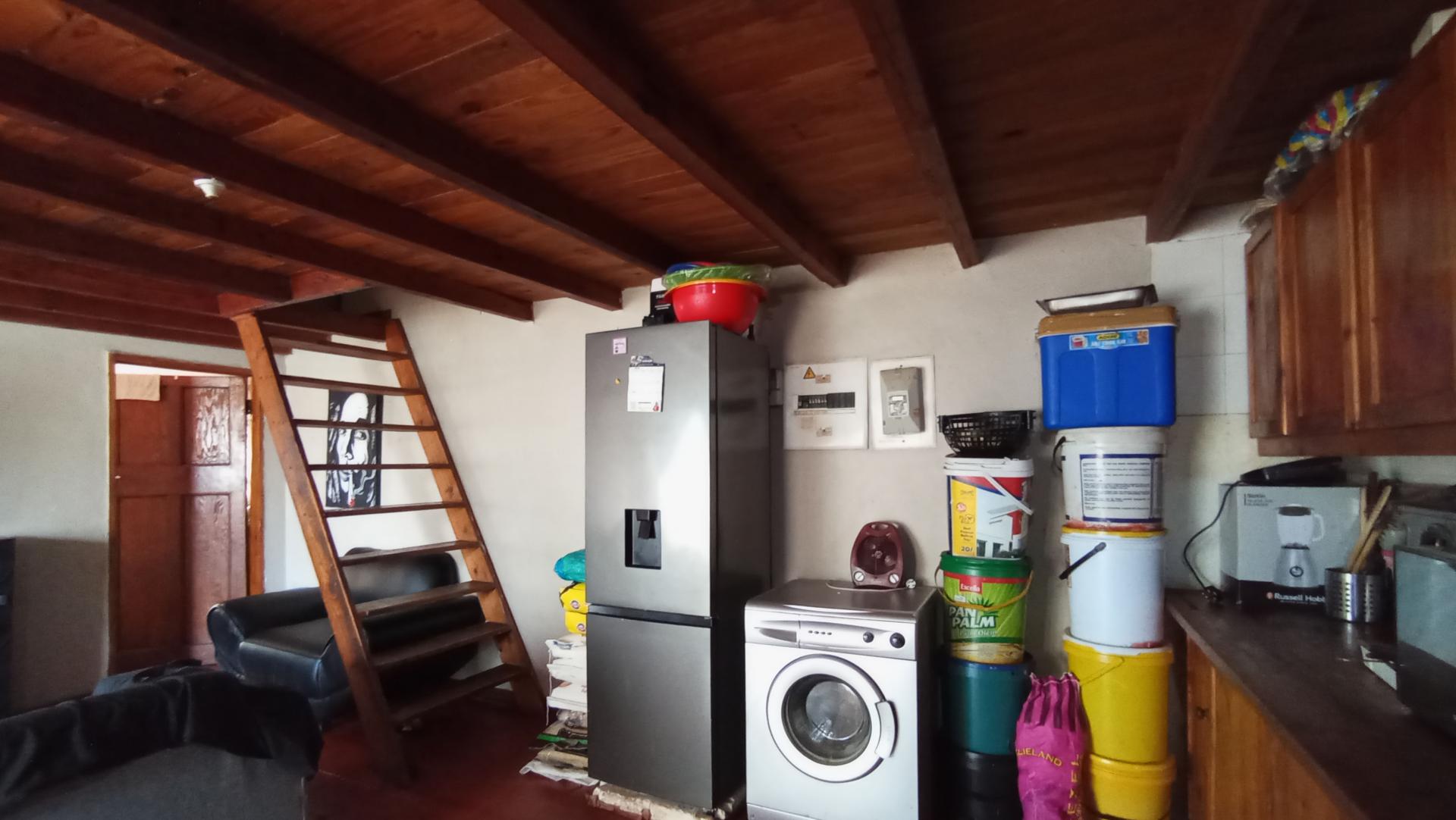 Kitchen - 8 square meters of property in Brixton