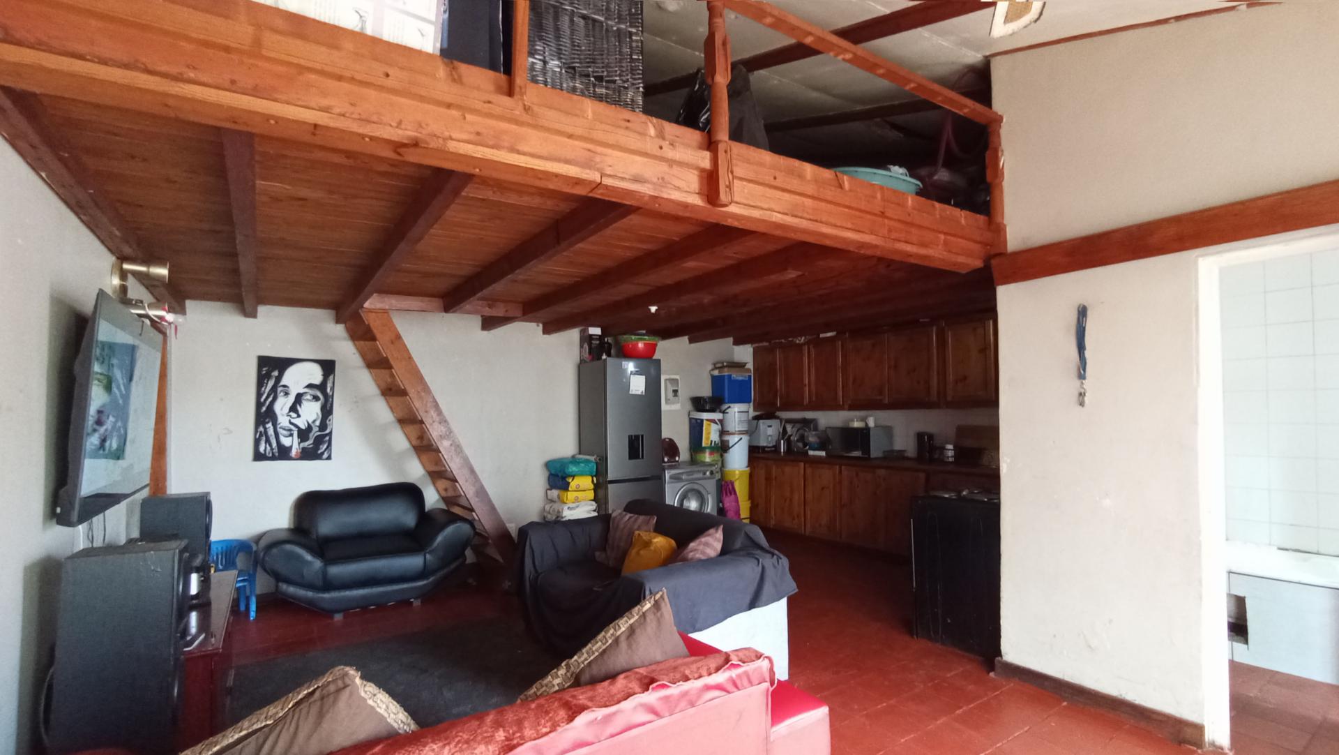 Lounges - 20 square meters of property in Brixton