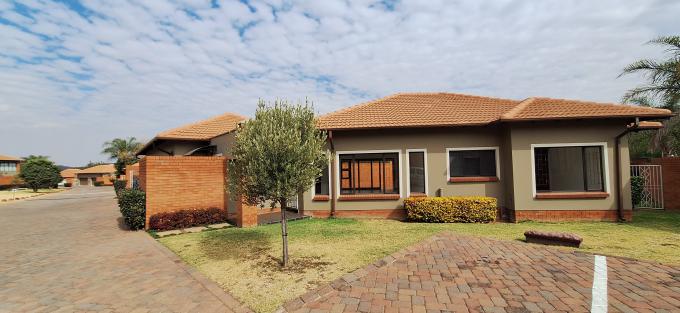 3 Bedroom House for Sale For Sale in Glenvista - MR688796