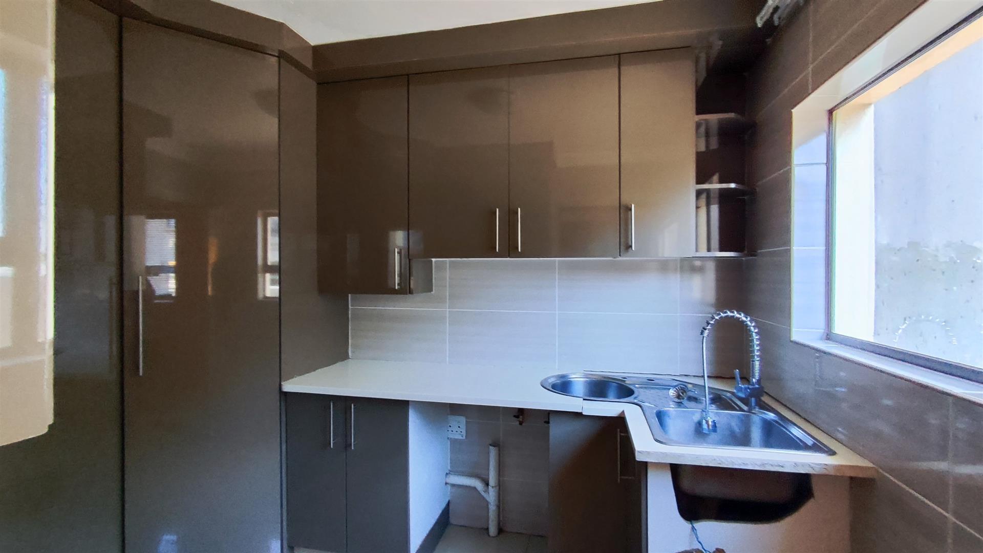 Scullery - 8 square meters of property in Sonneveld