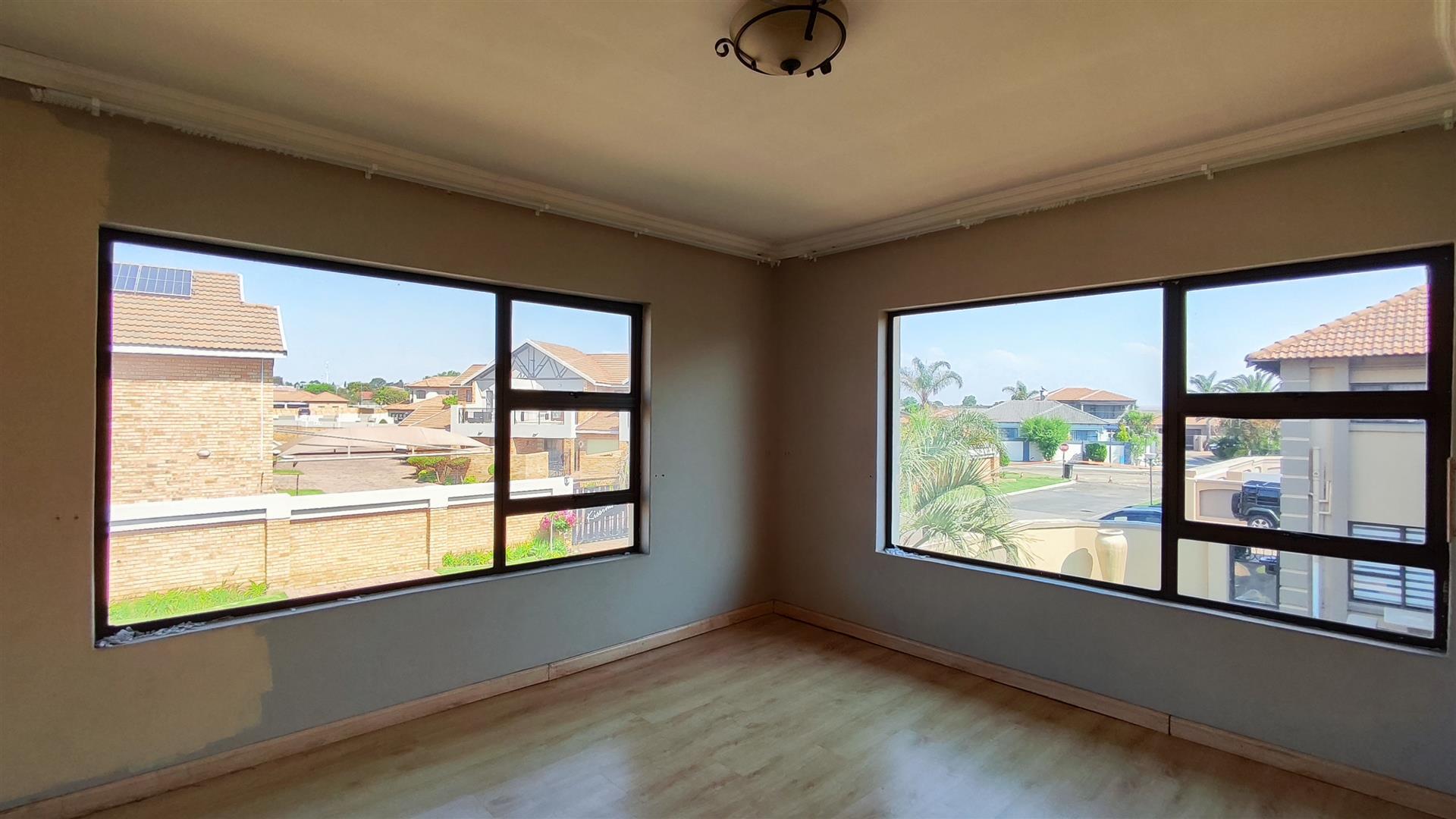 Bed Room 2 - 18 square meters of property in Sonneveld