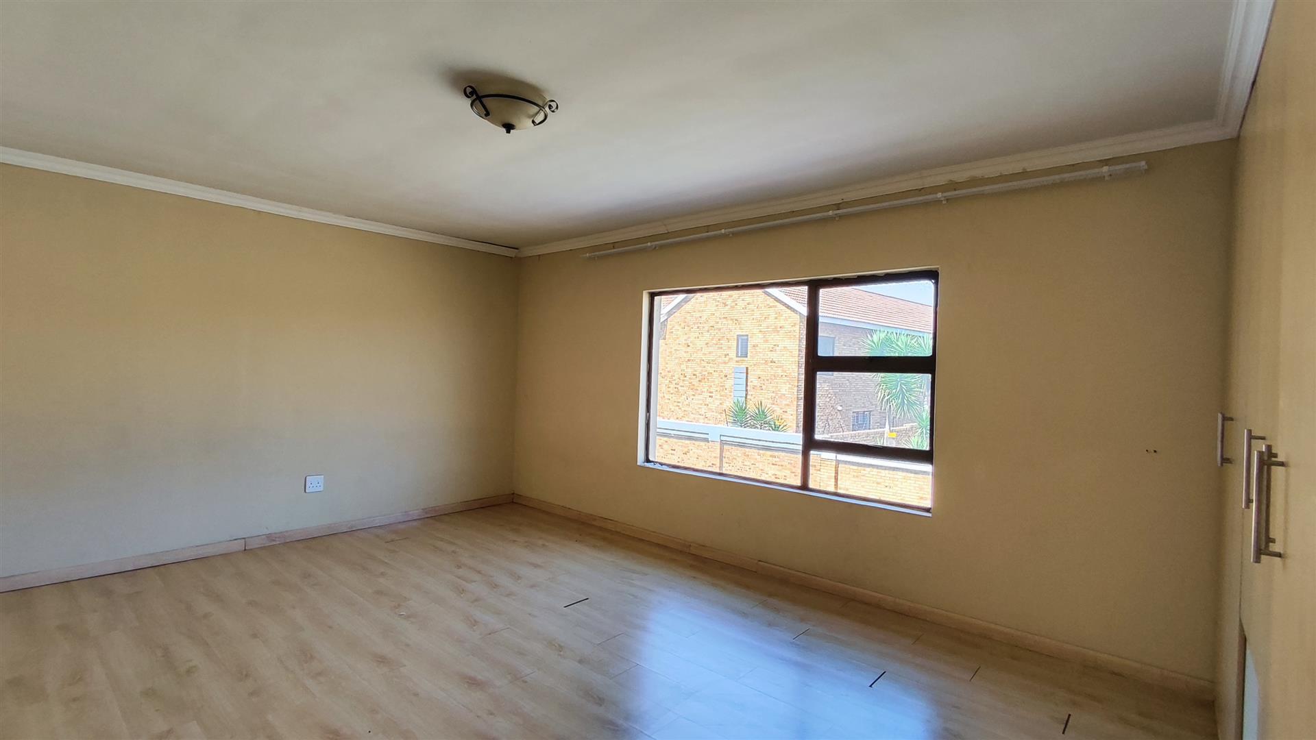 Bed Room 4 - 28 square meters of property in Sonneveld