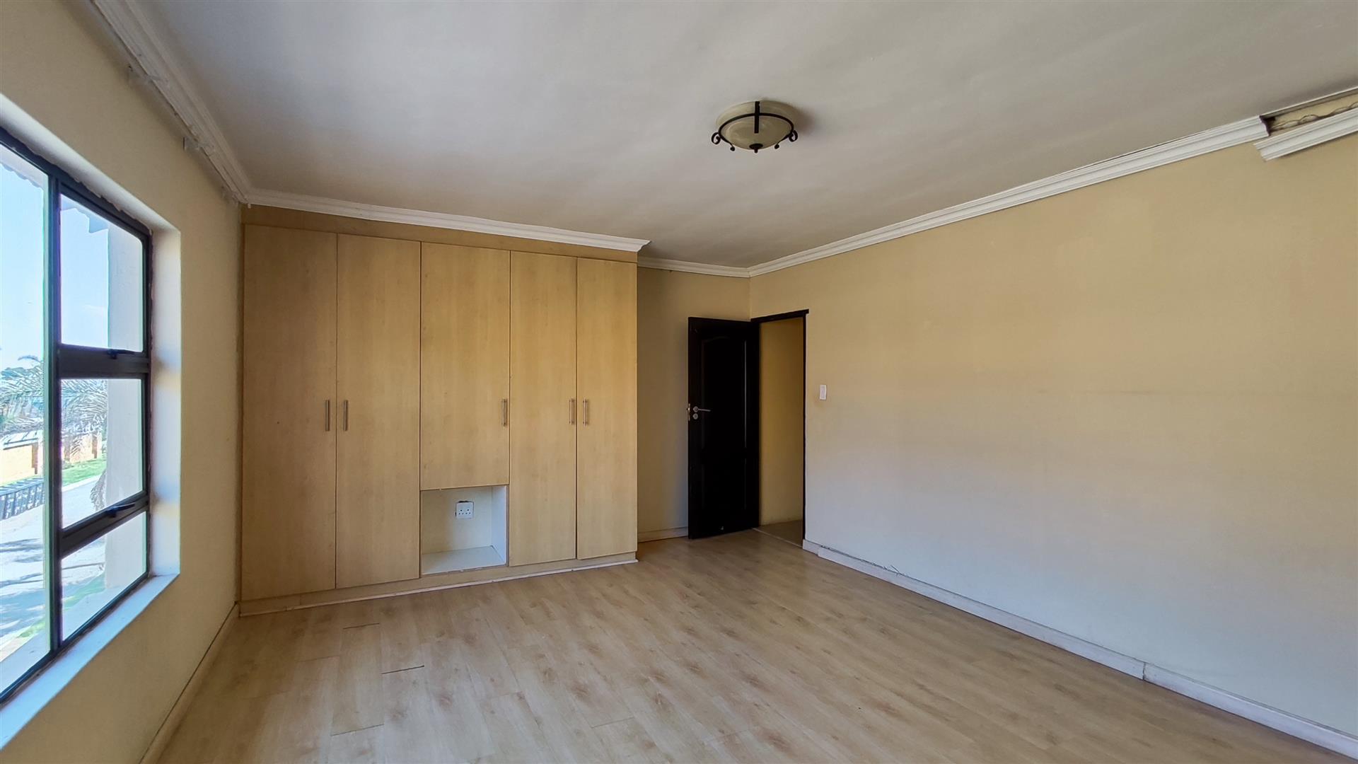 Bed Room 4 - 28 square meters of property in Sonneveld