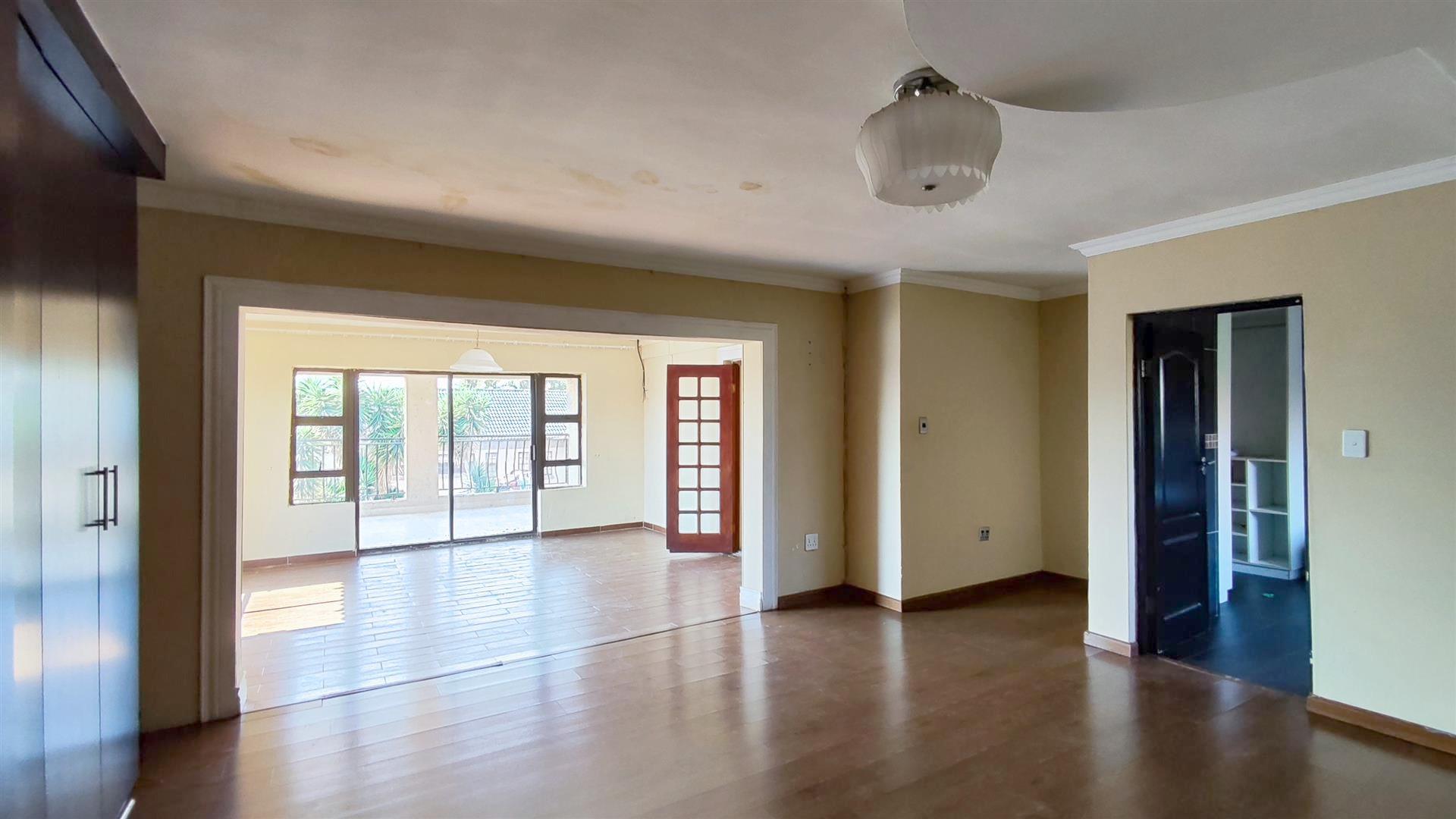 Main Bedroom - 29 square meters of property in Sonneveld