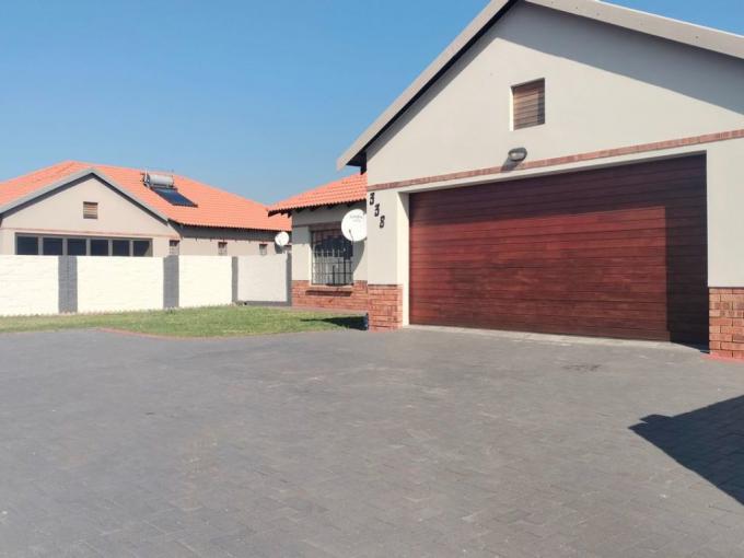 3 Bedroom House to Rent in Waterval East - Property to rent - MR688853