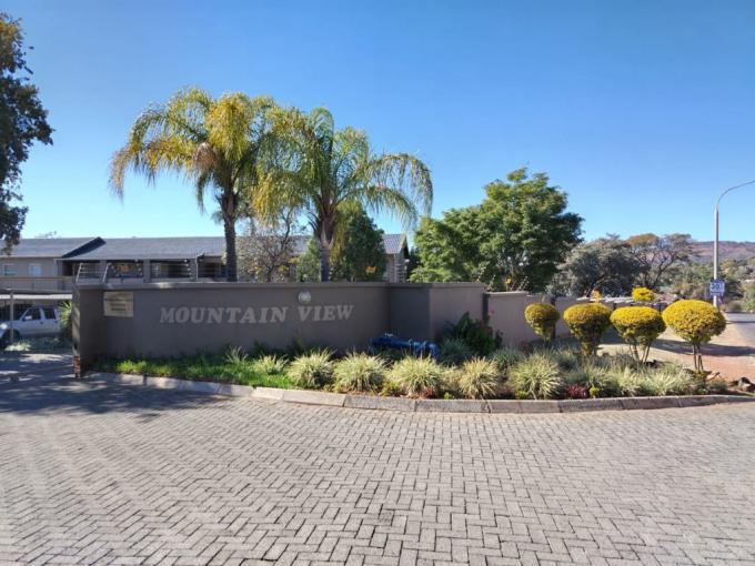 3 Bedroom Apartment for Sale For Sale in Geelhoutpark - MR688854