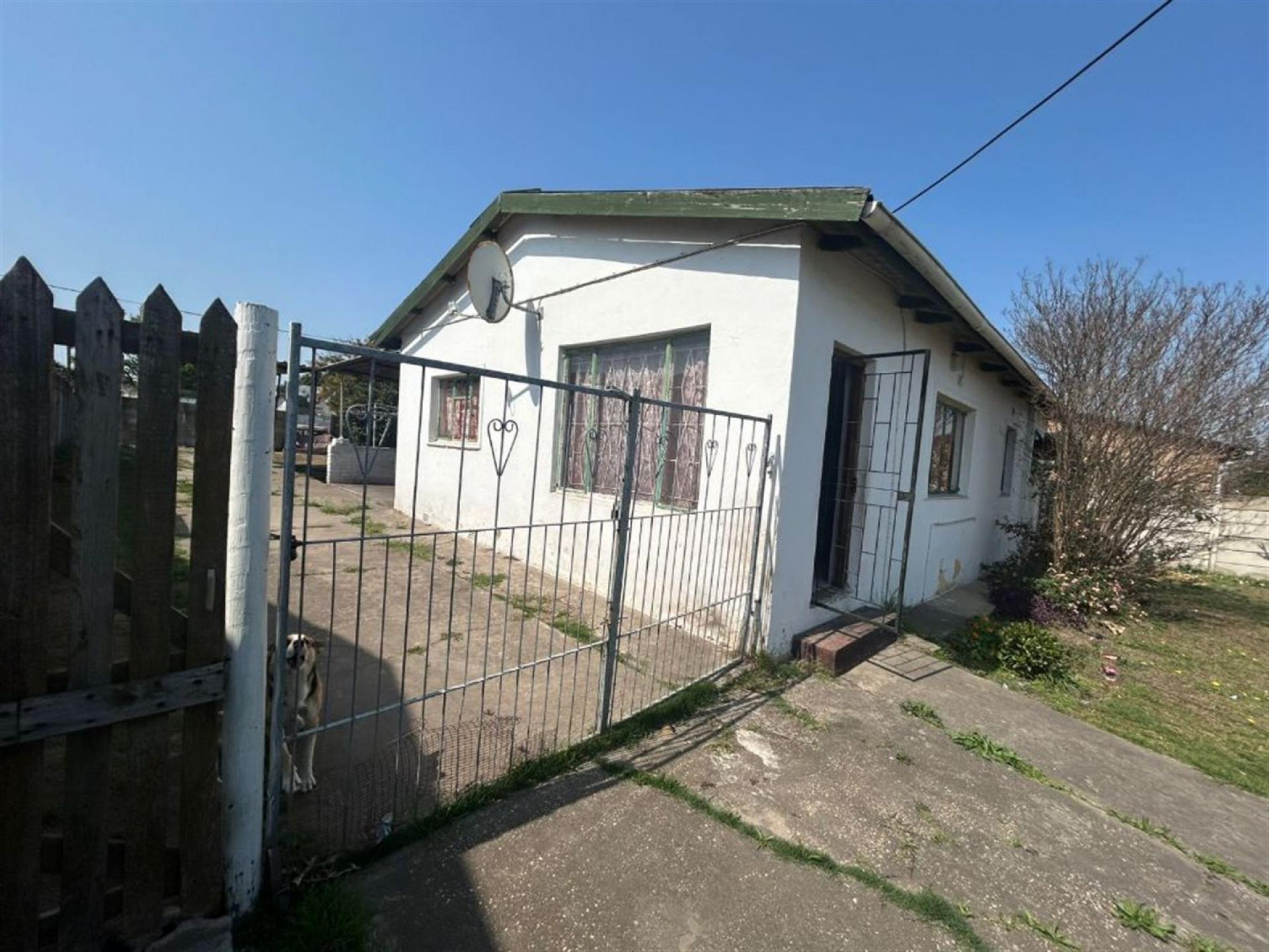Front View of property in Uitenhage