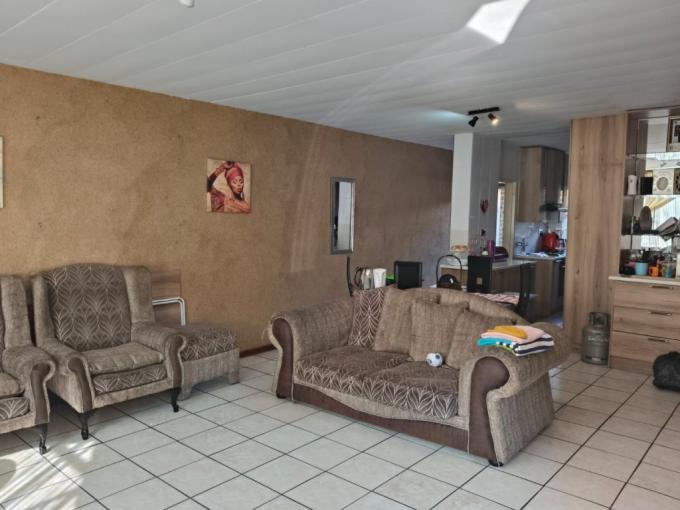 Apartment for Sale For Sale in Naval Hill - MR688869