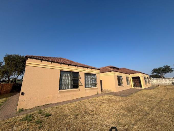 4 Bedroom House for Sale For Sale in Die Heuwel - MR688912
