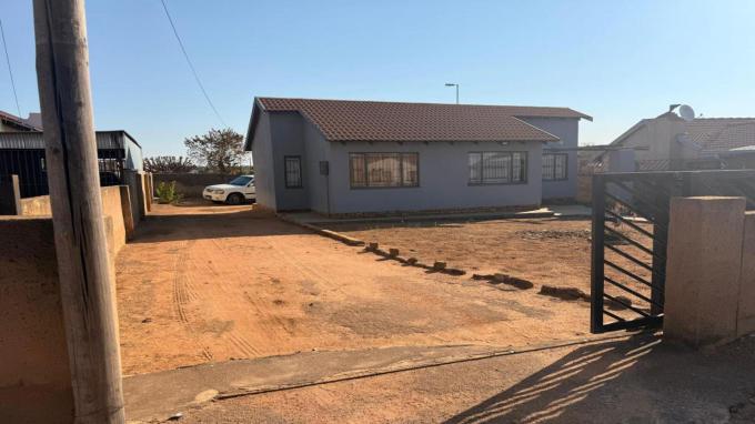 3 Bedroom Freehold Residence for Sale For Sale in Soshanguve - Private Sale - MR688931