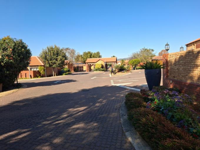 Apartment to Rent in Willow Park Manor - Property to rent - MR688939