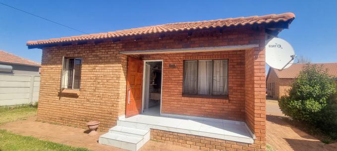 3 Bedroom House for Sale For Sale in Protea Glen - MR688944
