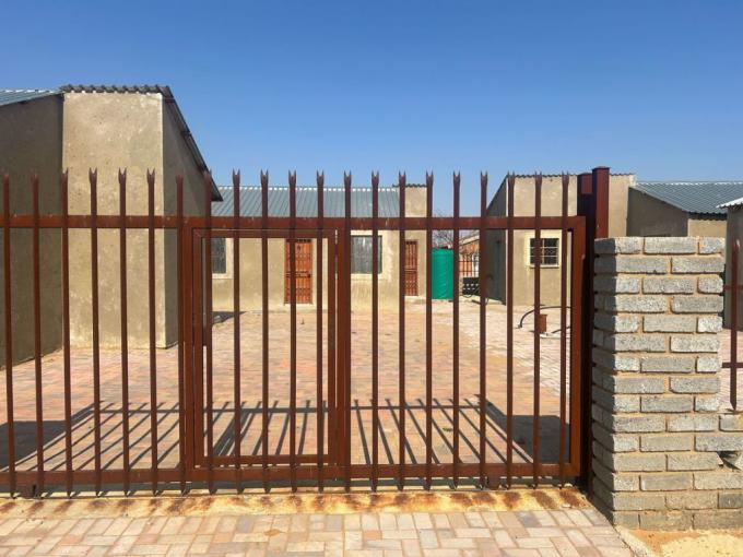 2 Bedroom House for Sale For Sale in Viljoenskroon - MR688949