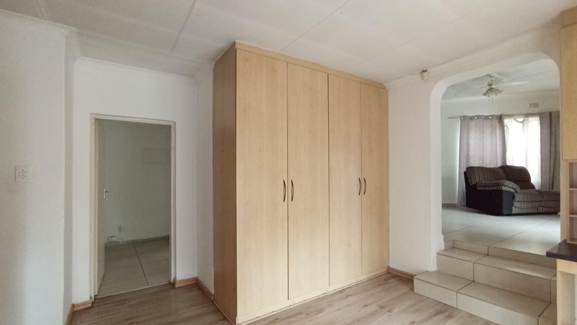 Main Bedroom - 43 square meters of property in Croydon