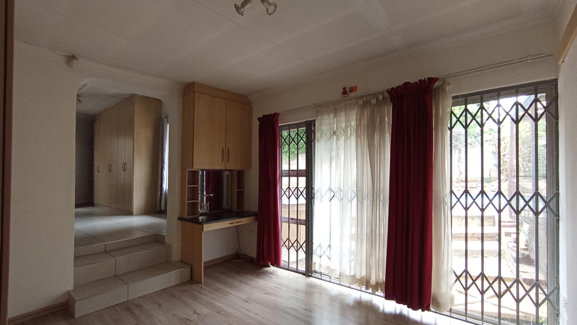 Main Bedroom - 43 square meters of property in Croydon