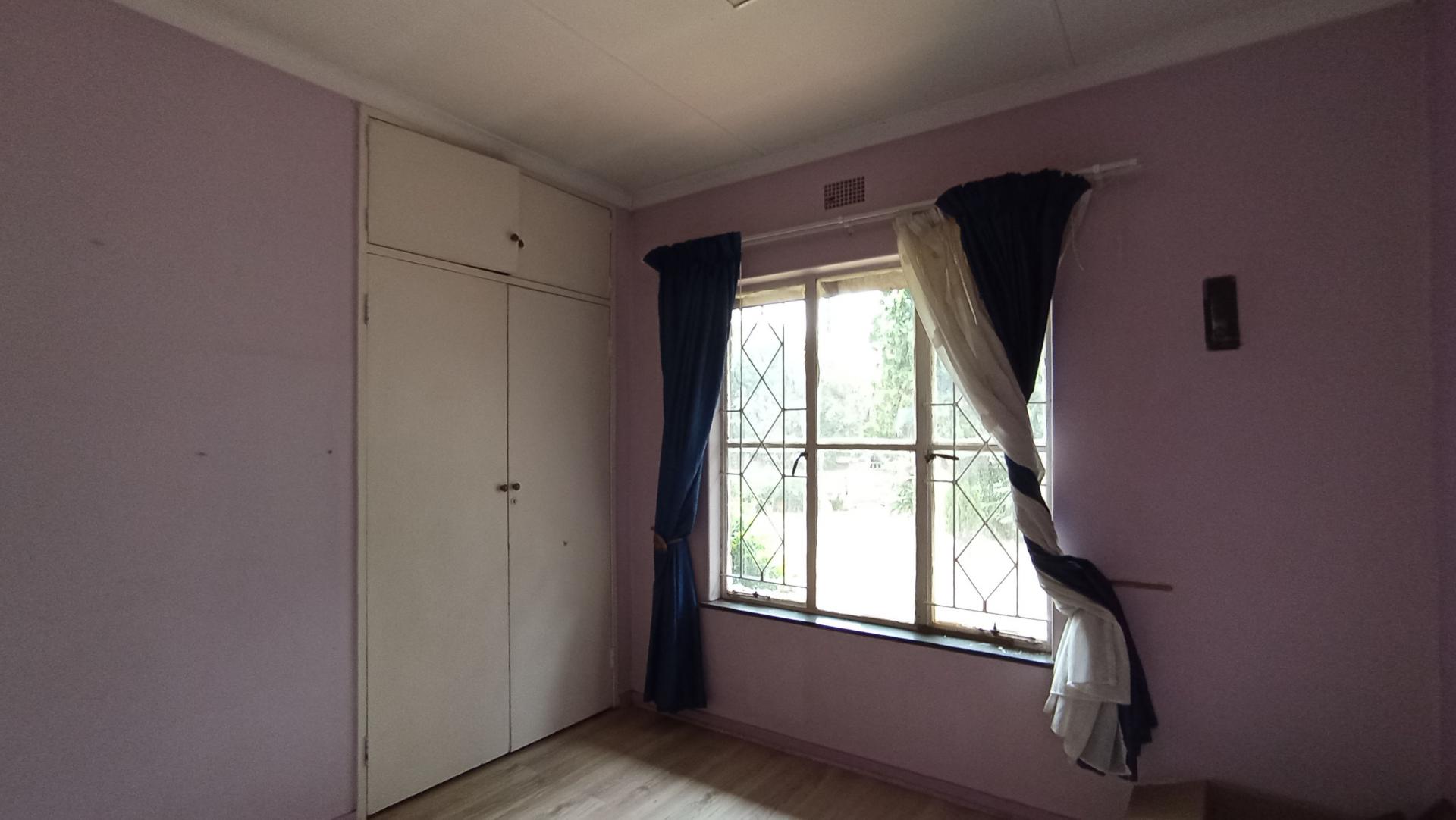 Bed Room 2 - 12 square meters of property in Croydon