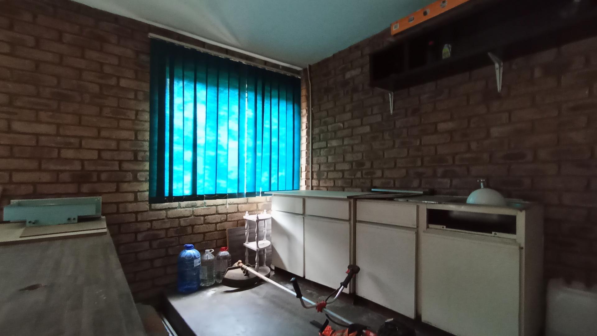 Entertainment - 6 square meters of property in Croydon