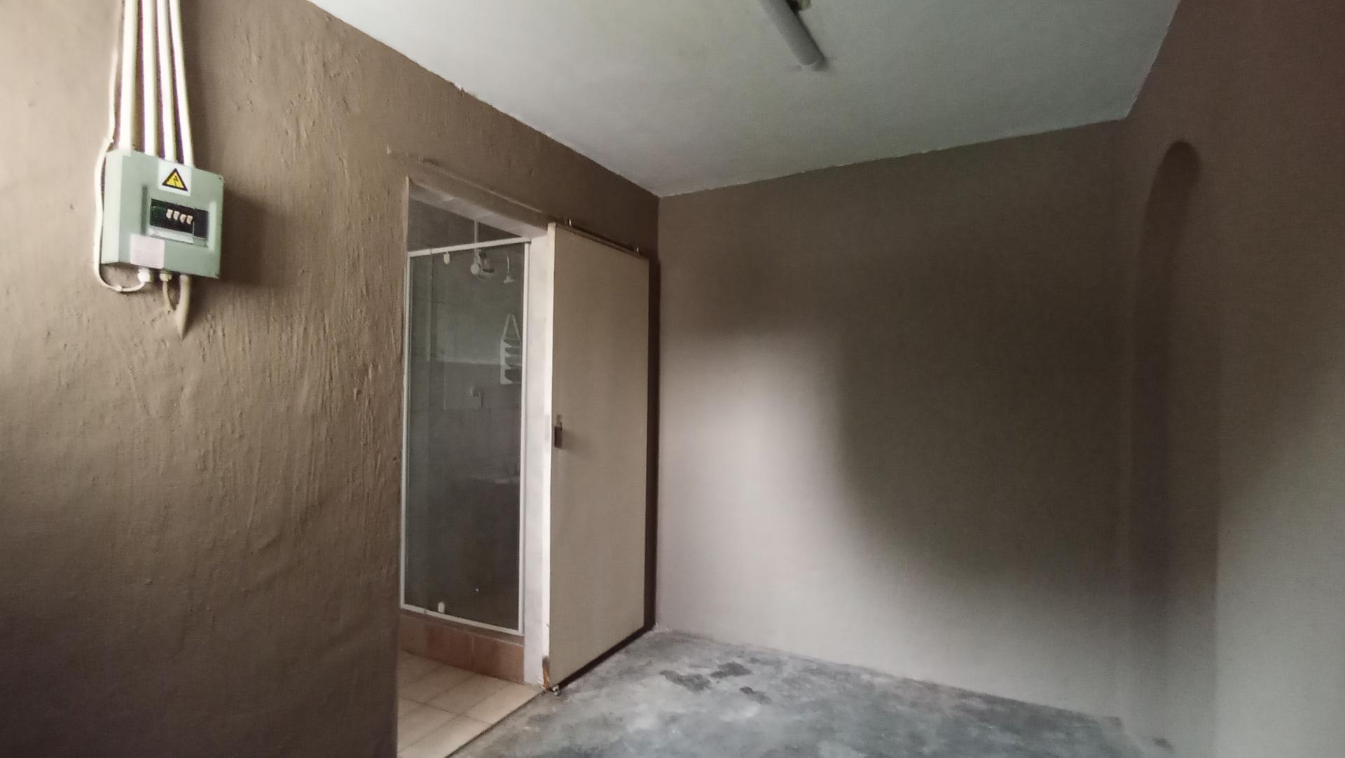 Spaces - 29 square meters of property in Croydon