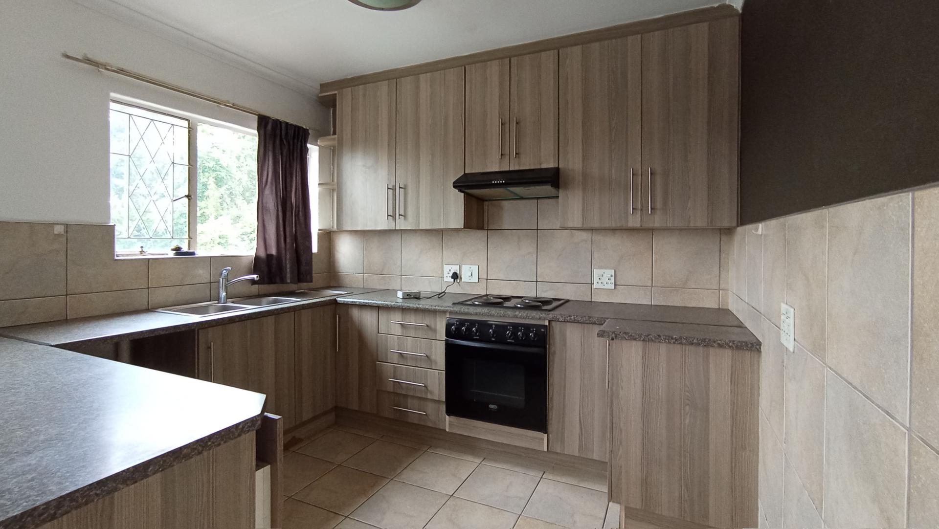 Kitchen - 21 square meters of property in Croydon