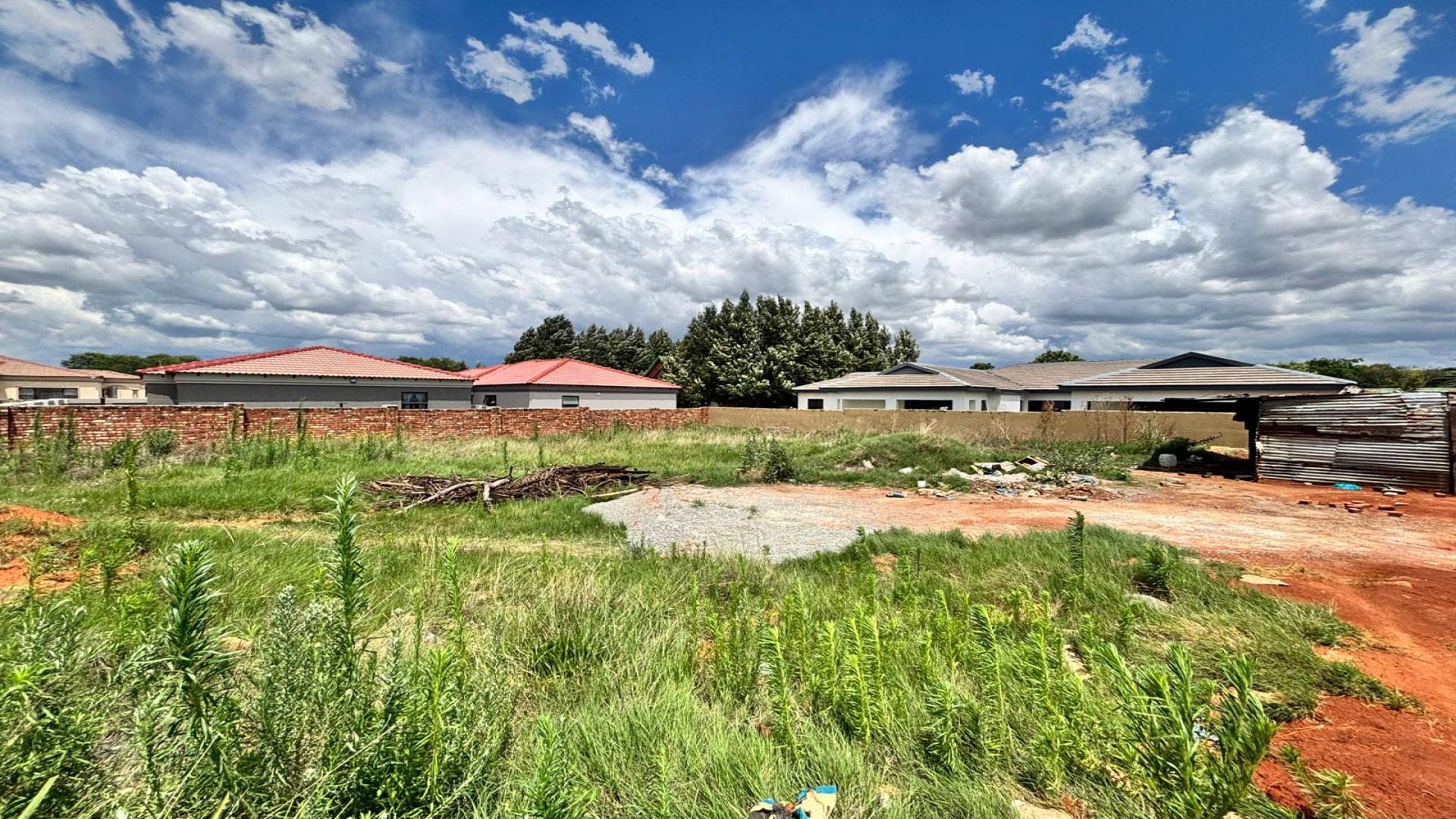 Spaces of property in Flamwood