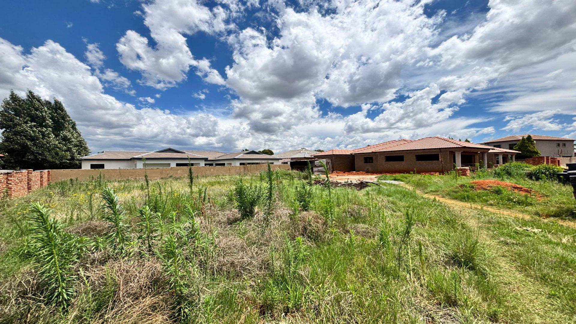 Spaces of property in Flamwood