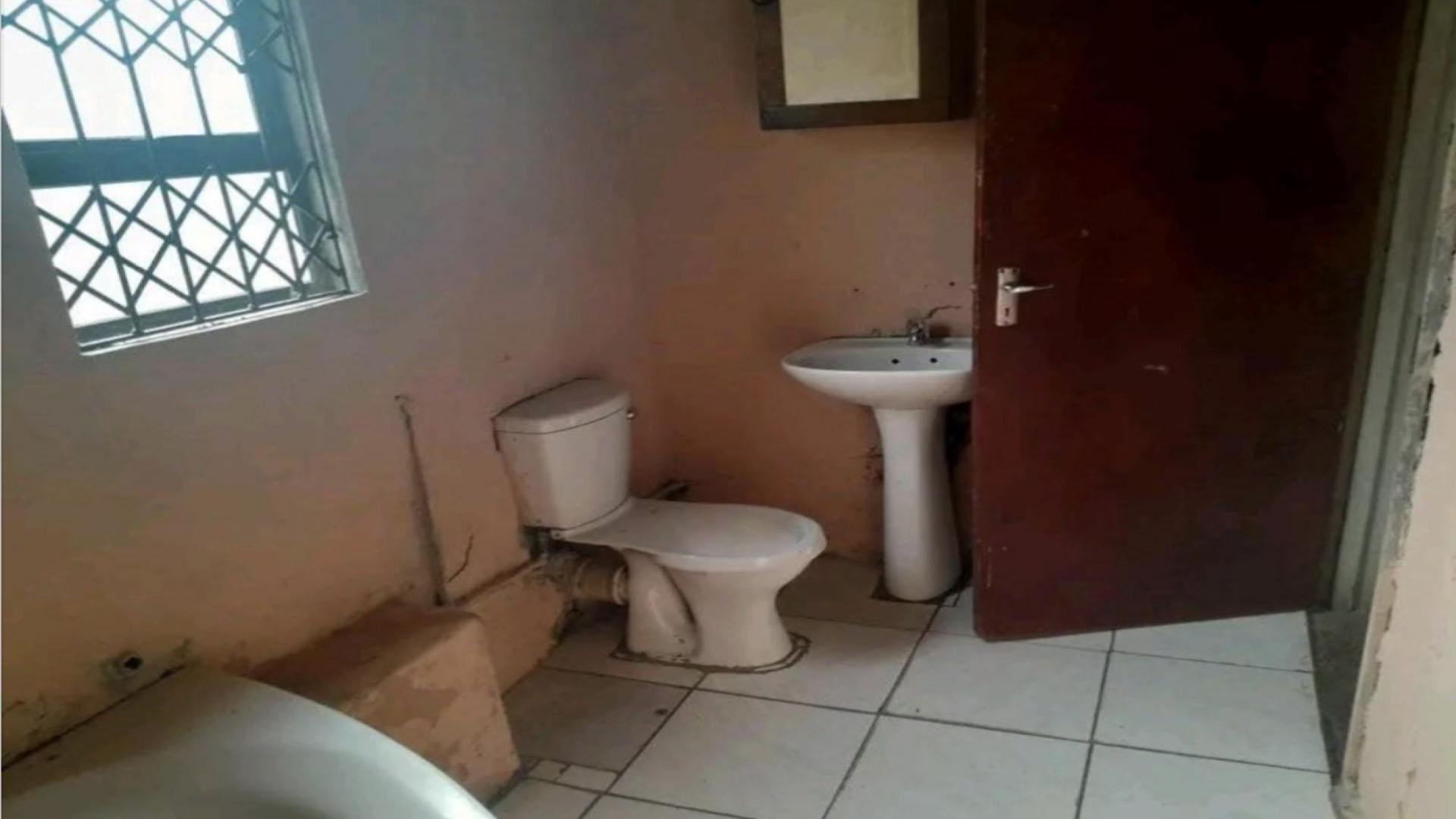 Bathroom 1 of property in East London