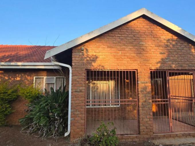 3 Bedroom House for Sale For Sale in Fauna Park - MR689024