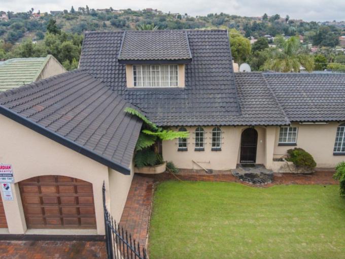 3 Bedroom House for Sale For Sale in Mondeor - MR689094