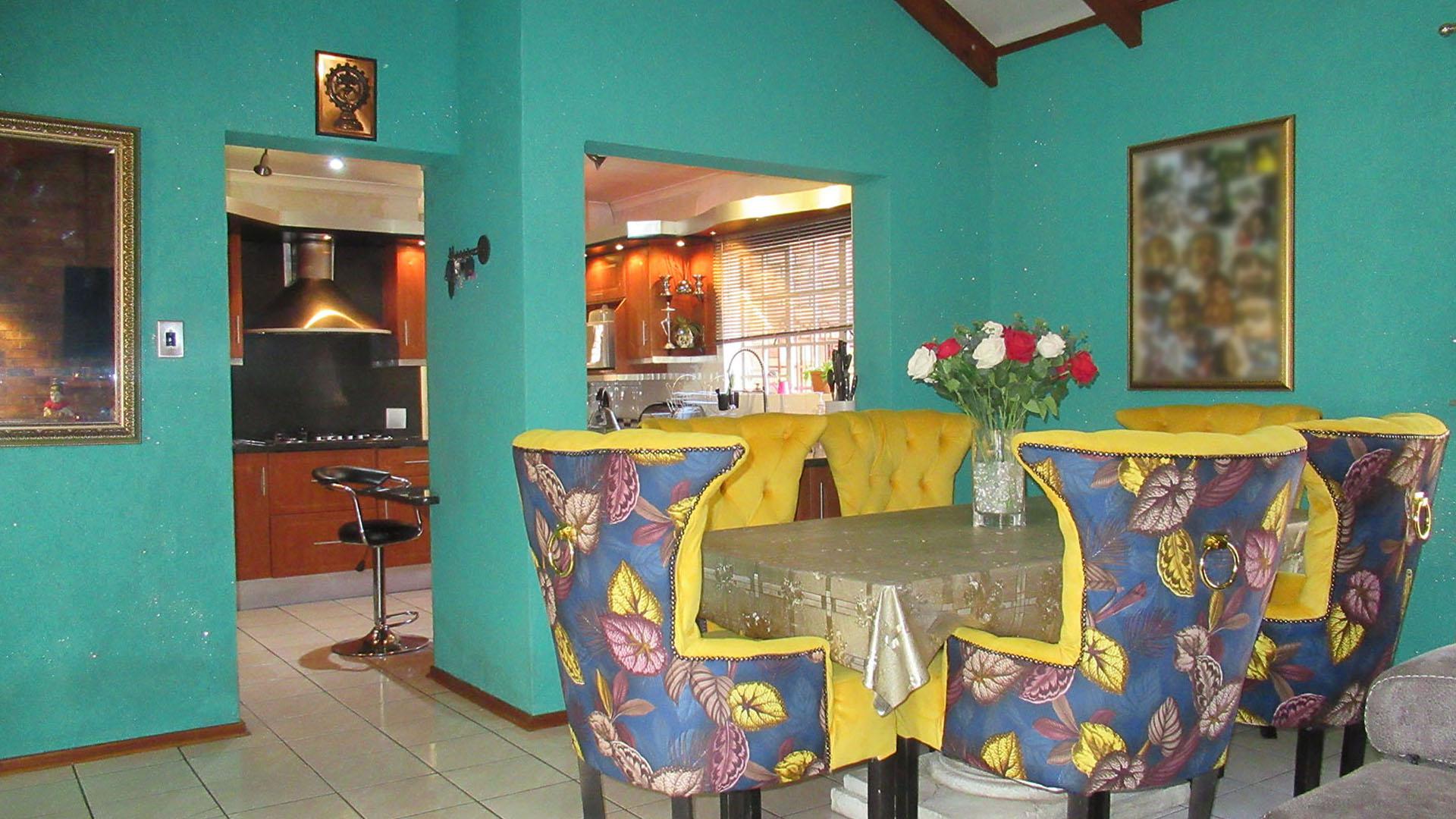 Dining Room - 15 square meters of property in Alan Manor