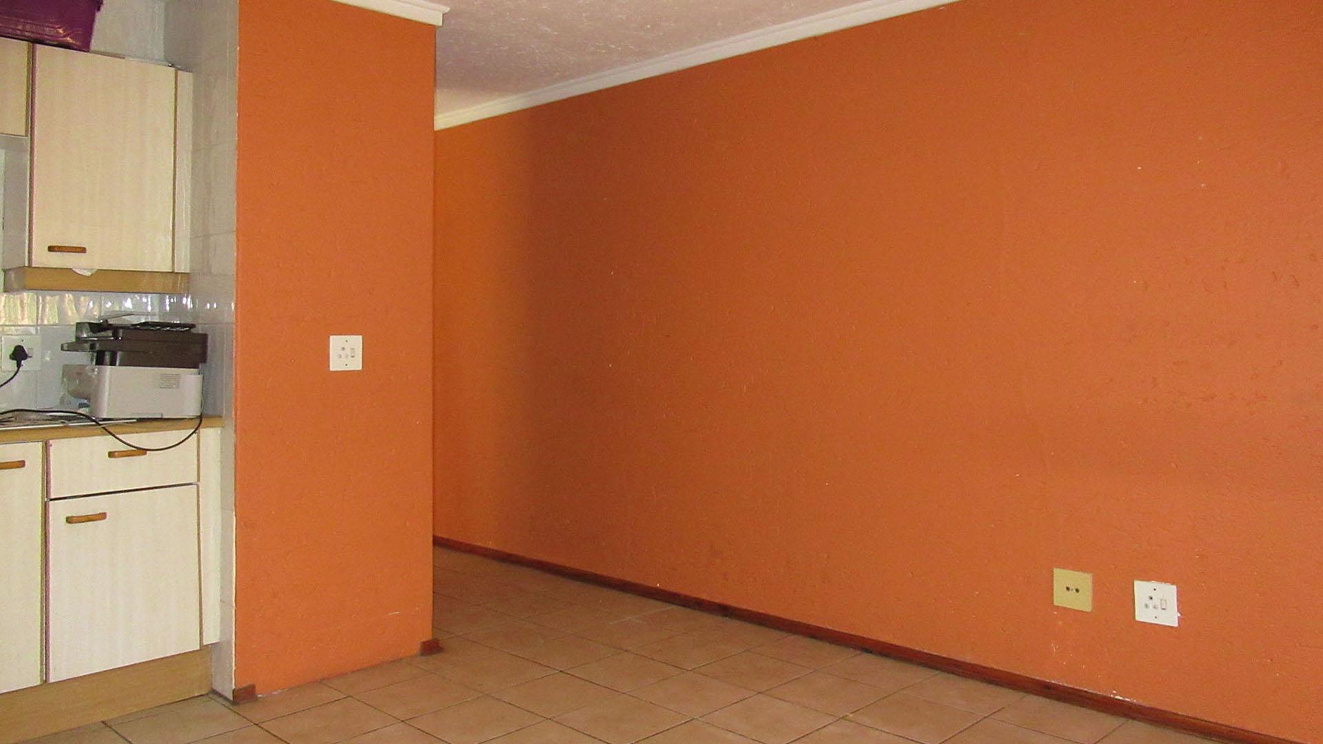 Lounges - 38 square meters of property in Alan Manor