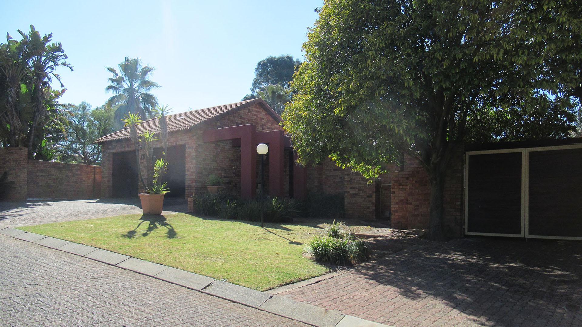 Front View of property in Alan Manor