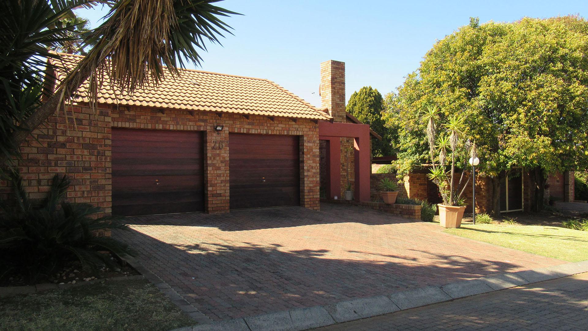 Front View of property in Alan Manor